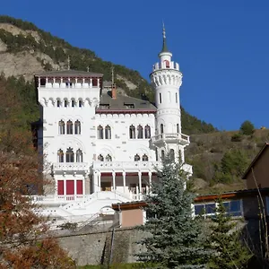 Standing Au Château Des Magnans Jausiers